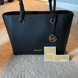 Michael Kors Walsh Tote